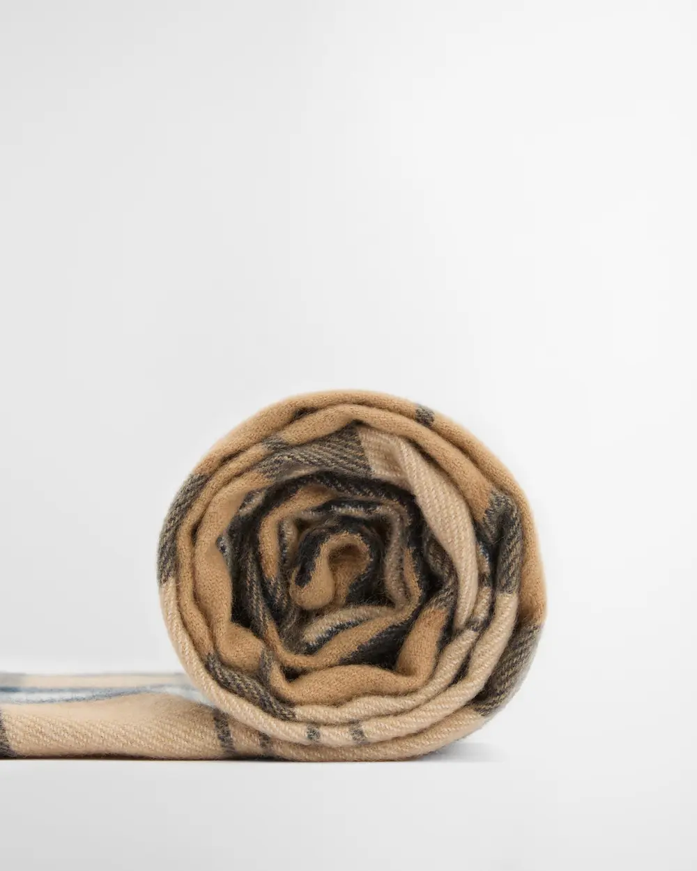 barbour hailestartan scarf - Image 5