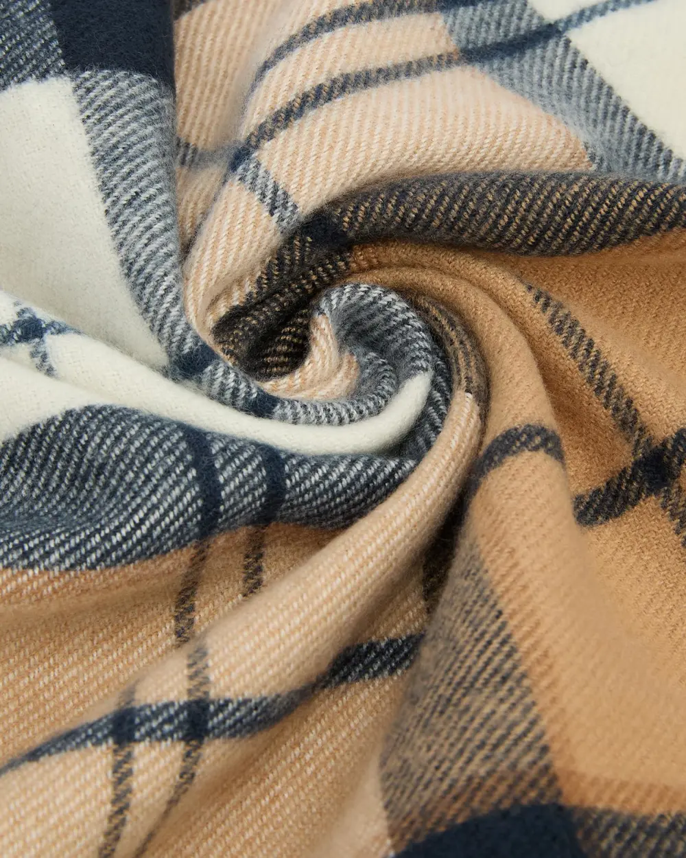 barbour hailestartan scarf - Image 4