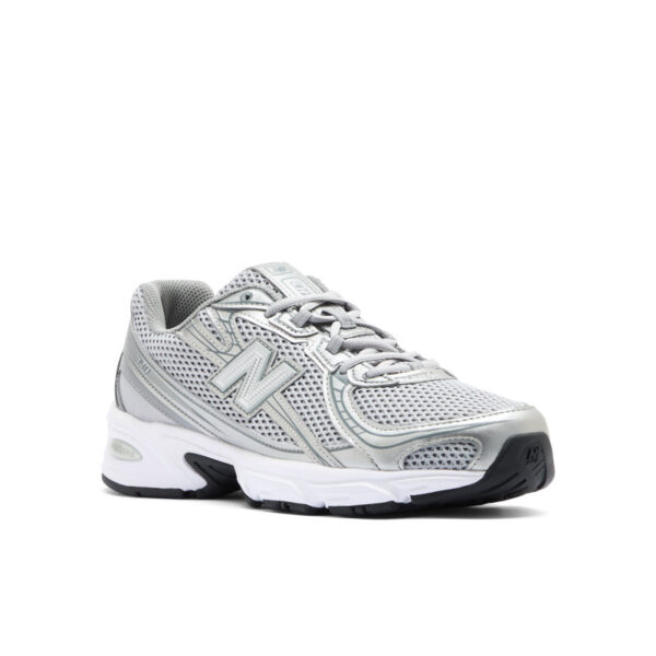 New Balance 740