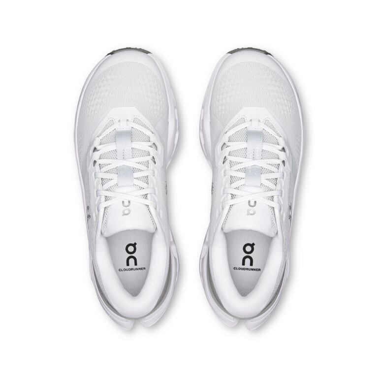 Transform to JPG-3WG10051421-cloudrunner_3-ss26-frost_glacier-w-1x1-g2